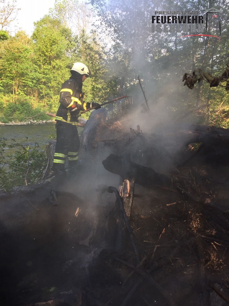 FW-MK: Kleinbrand am Lenneufer