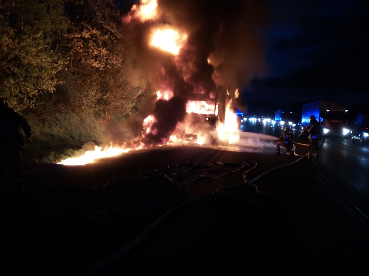 FW-BOT: Abgeschlossener Einsatz: Lkw-Brand A2 FR Oberhausen