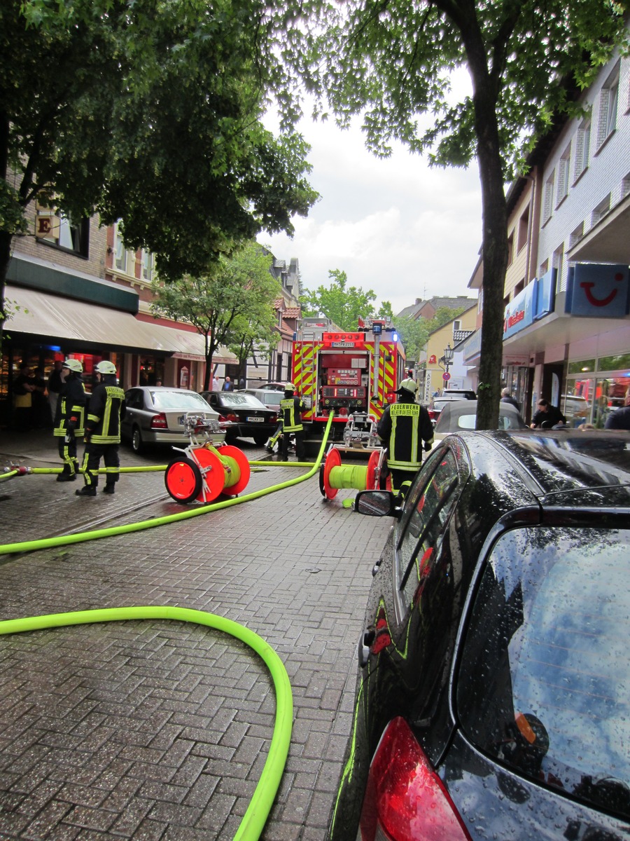 FW-MH: Kellerbrand Düsseldorfer Straße