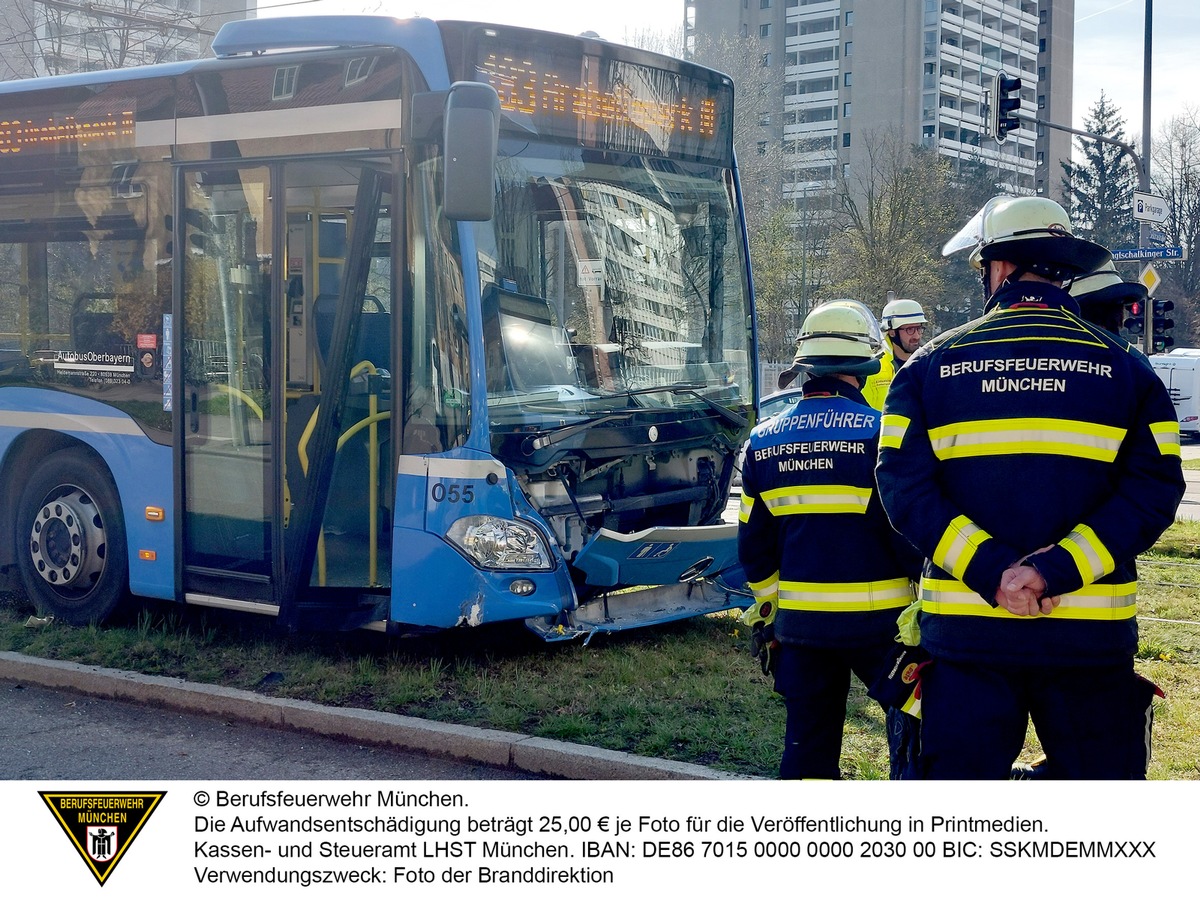 FW-M: Linienbus rammt Tram (Bogenhausen)