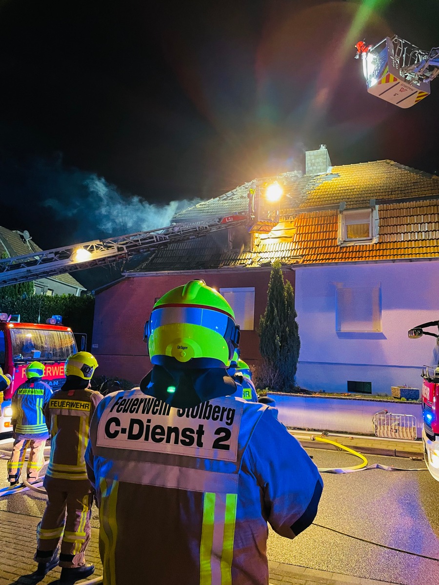 FW-Stolberg: Brand eines Wohnhauses - zwei Verletzte