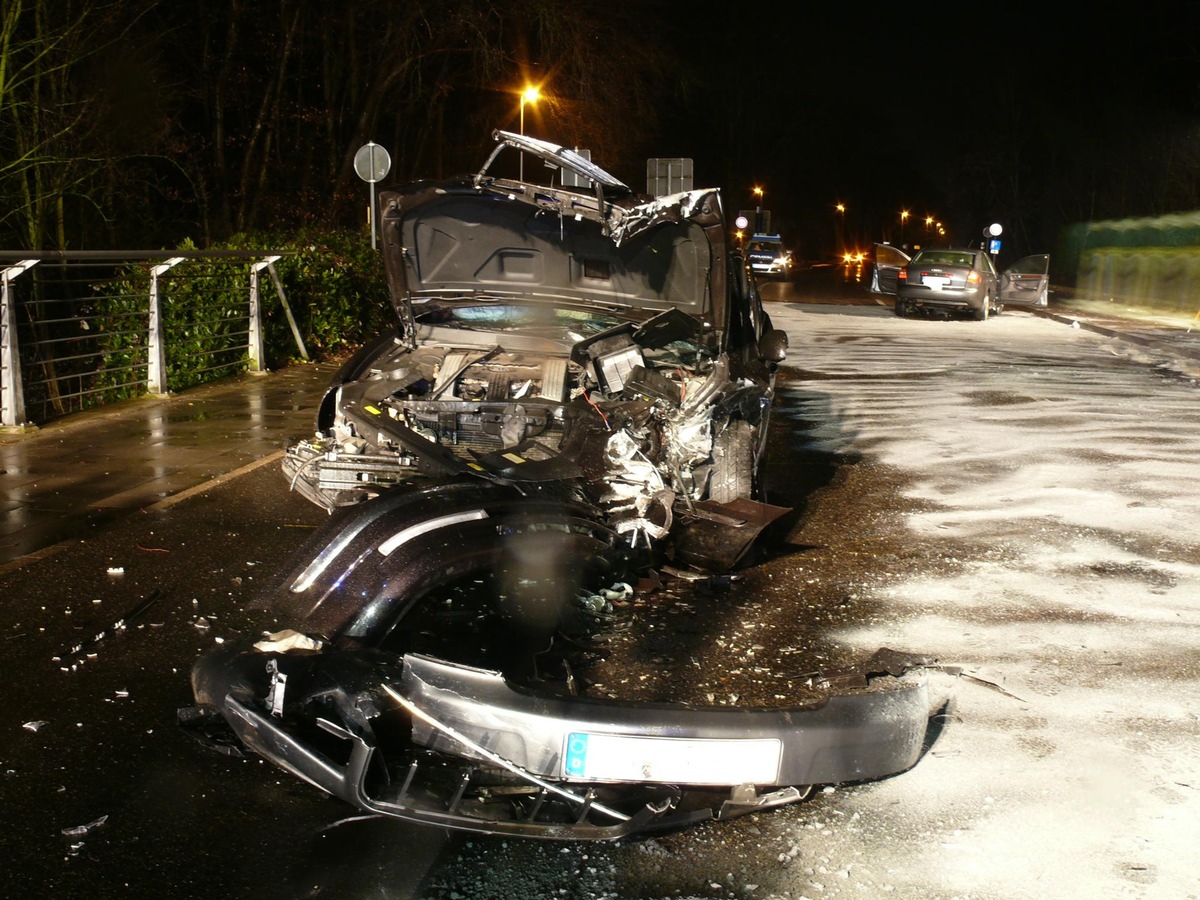 POL-DN: 6 Verletzte nach Zusammenstoß auf der Großen Rurstraße in Jülich