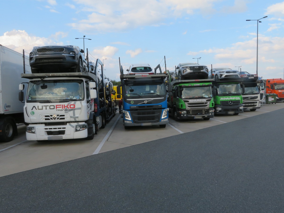 POL-H: Bundesautobahn (BAB) 2: Schwerlastkontrollen an der Autobahnraststätte Lehrter See und am Autohof in Lehrte