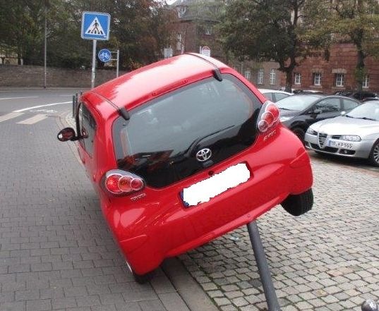 POL-PPTR: Spektakulärer Unfall an der Basilika