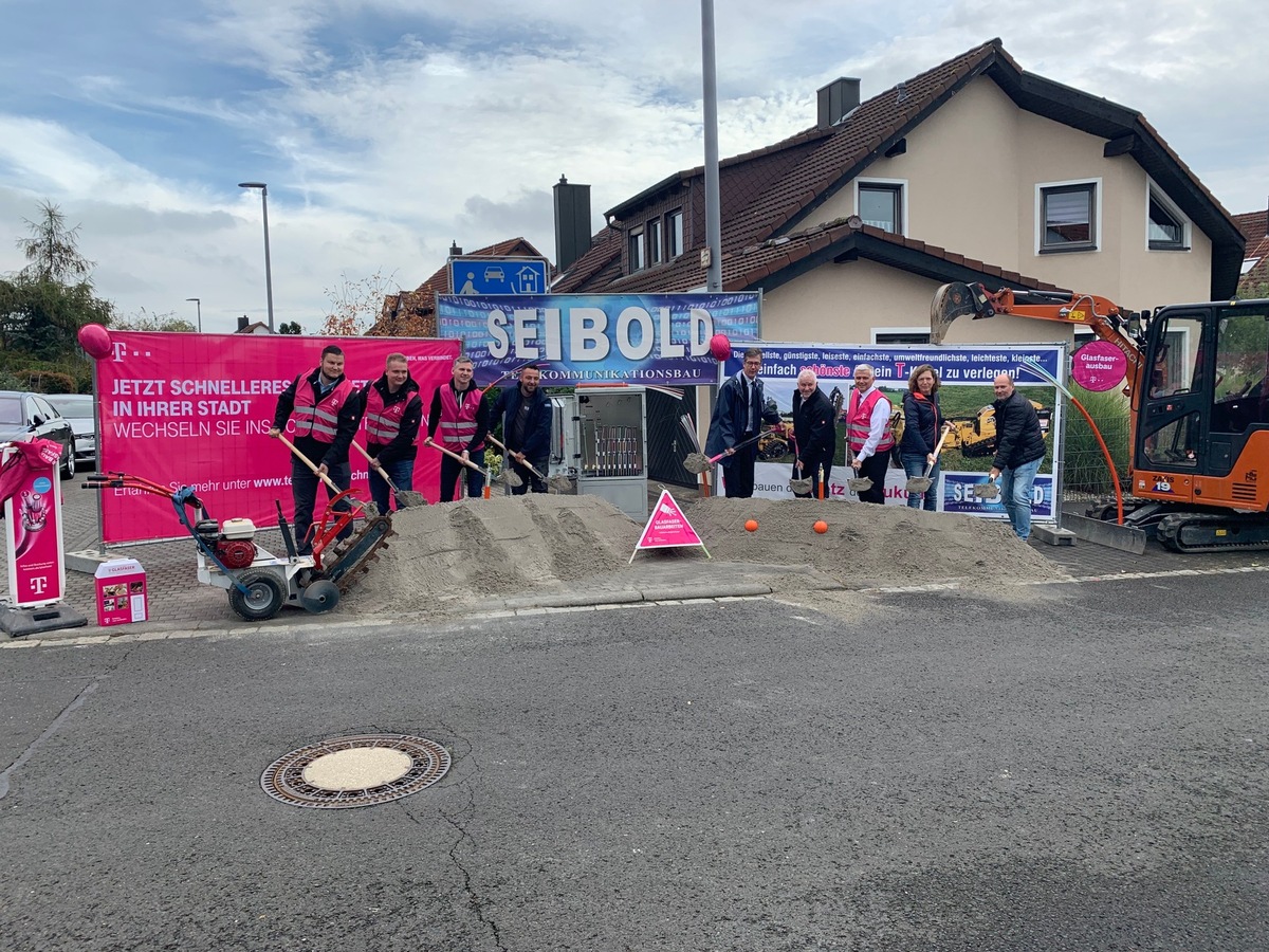 Telekom startet Glasfaserausbau im Würzburger Stadtteil Heuchelhof