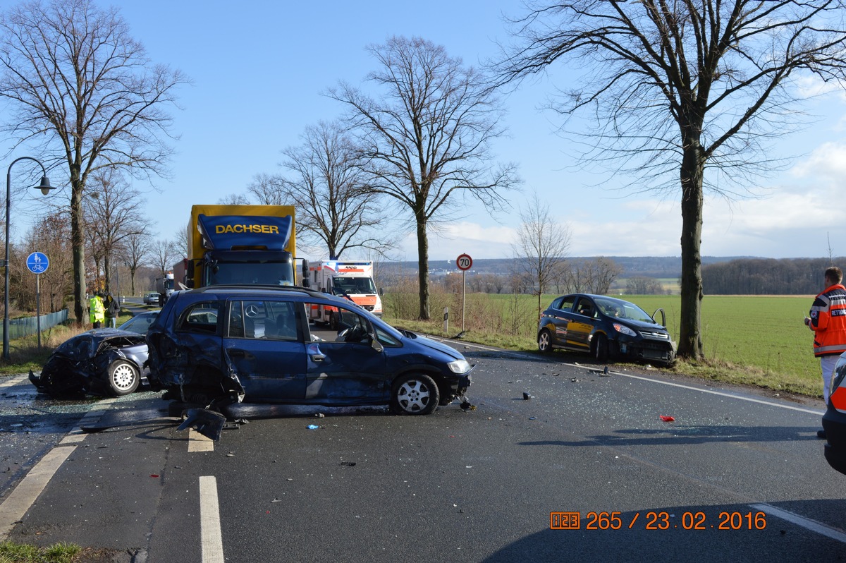 POL-NI: Sechs Verletzte nach Verkehrsunfall