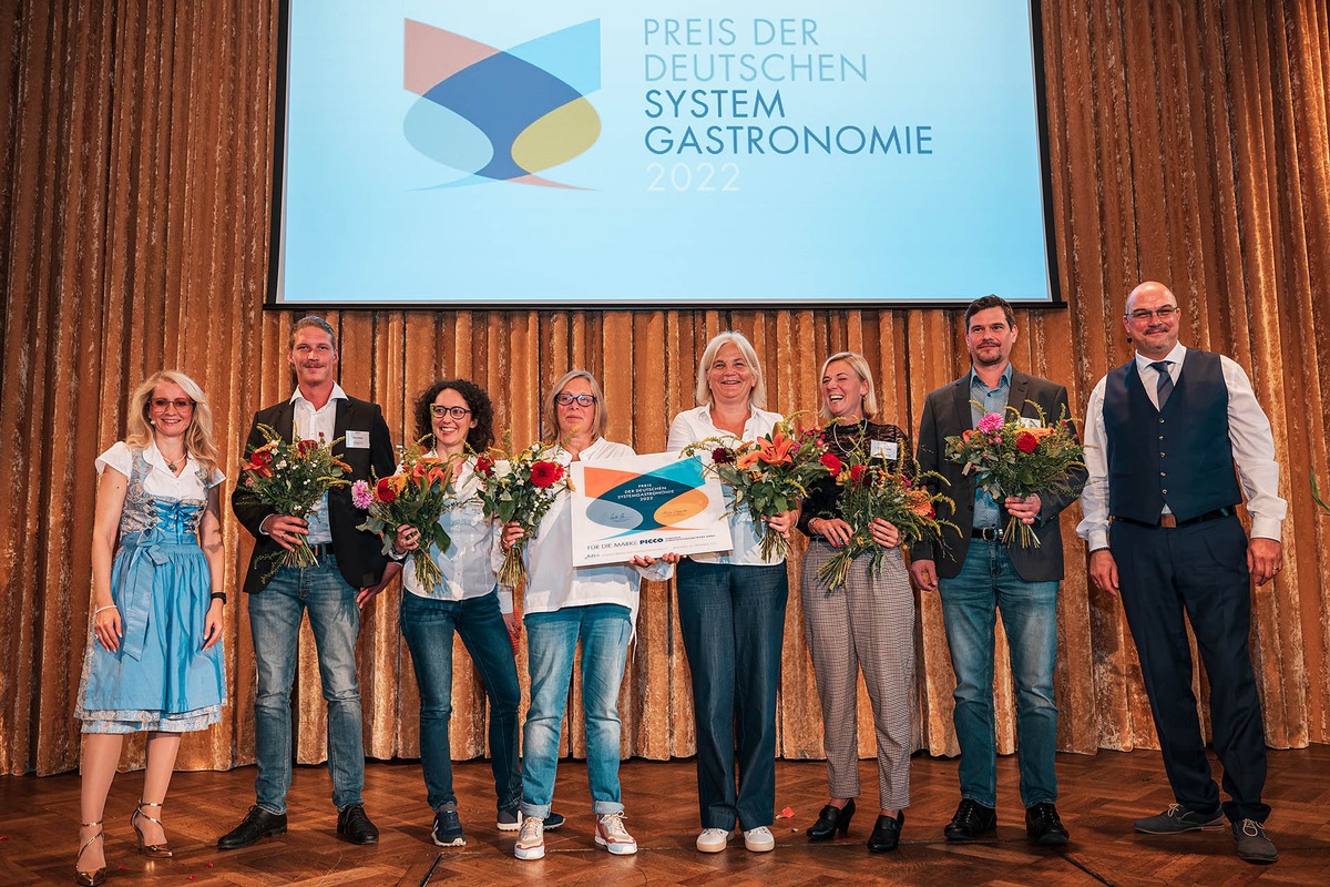 Erfolgreicher BdS-Mittagsempfang, tolle Nominierungen und strahlende Sieger: Preis der Deutschen Systemgastronomie 2022 verliehen