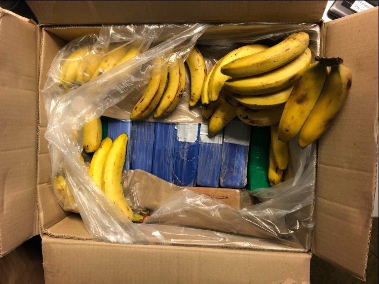 POL-HA: Mehrere Kilo Kokain in Bananenkiste gefunden - Fehlgeleitete Sendung erreicht gemeinnützige Hilfsorganisation in Attendorn