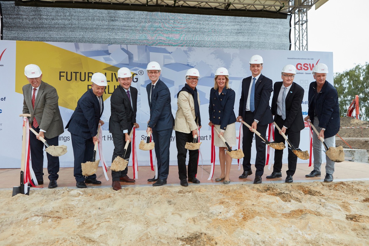 Spatenstich zum Wohnen in der Zukunft / Baustelle zu &quot;Future Living Berlin&quot; in Berlin Adlershof eröffnet - Panasonic ist Partner des Projekts