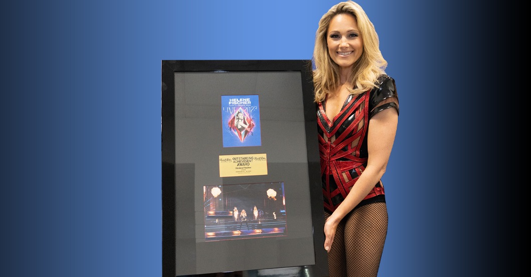 Helene Fischer versteigert ihren Award für kranke Kinder! / Bei United Charity können Fans für den guten Zweck auf das einmalige Sammlerstück bieten