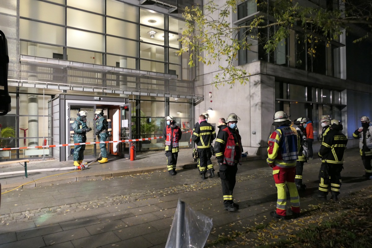 FW-DO: 28.11.2020 - Ausgelöste Brandmeldeanlage / Ausgelaufener Gefahrstoff in einem Labor löst Brandmeldeanlage aus