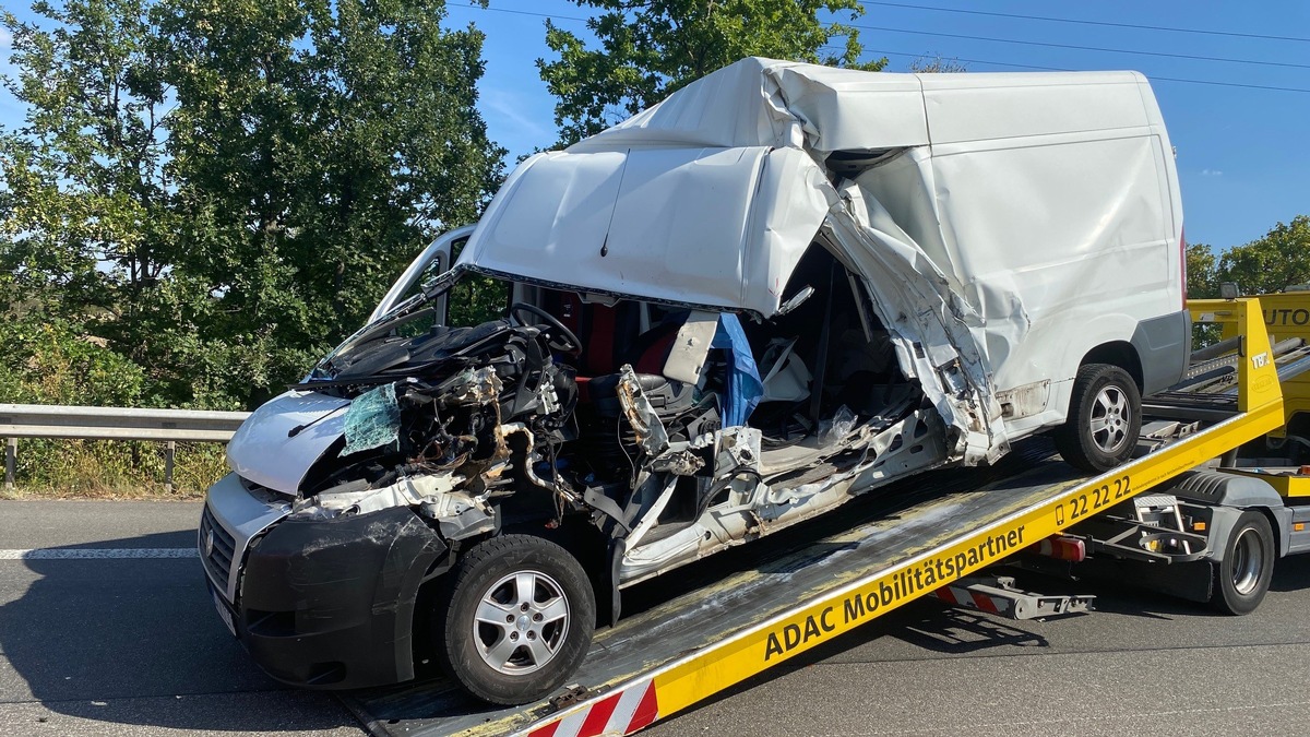 POL-PDLD: Neustadt / A65 - Mit Baustellenfahrzeug kollidiert