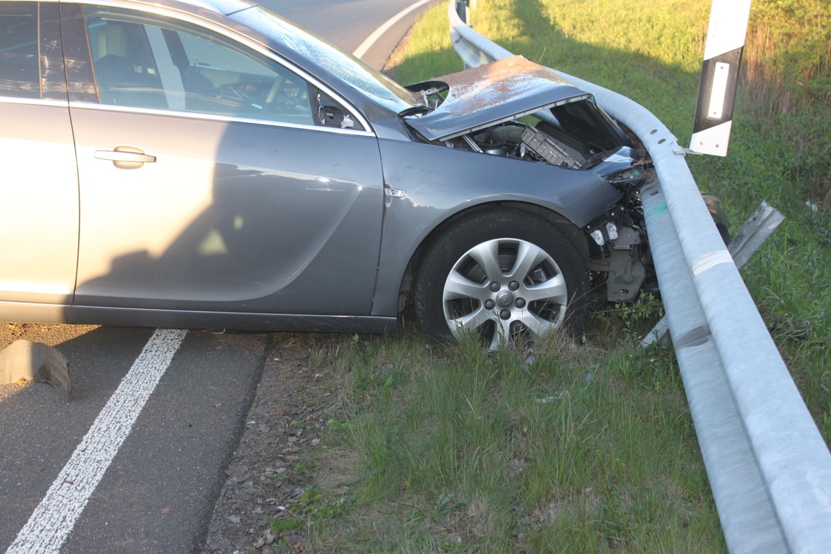 POL-PDKL: A62/Landstuhl, Zu schnell in die Ausfahrt gefahren