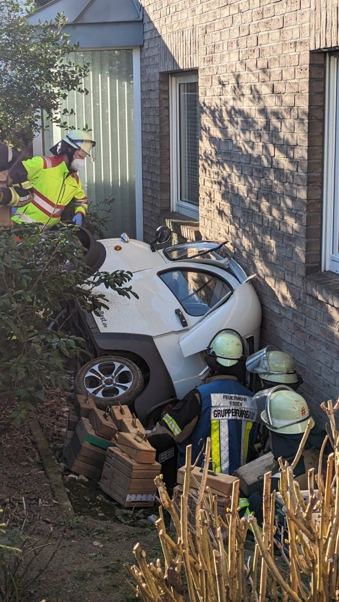 FW-E: 4Rad Kabinenroller droht nach missglücktem Fahrmanöver abzustürzen