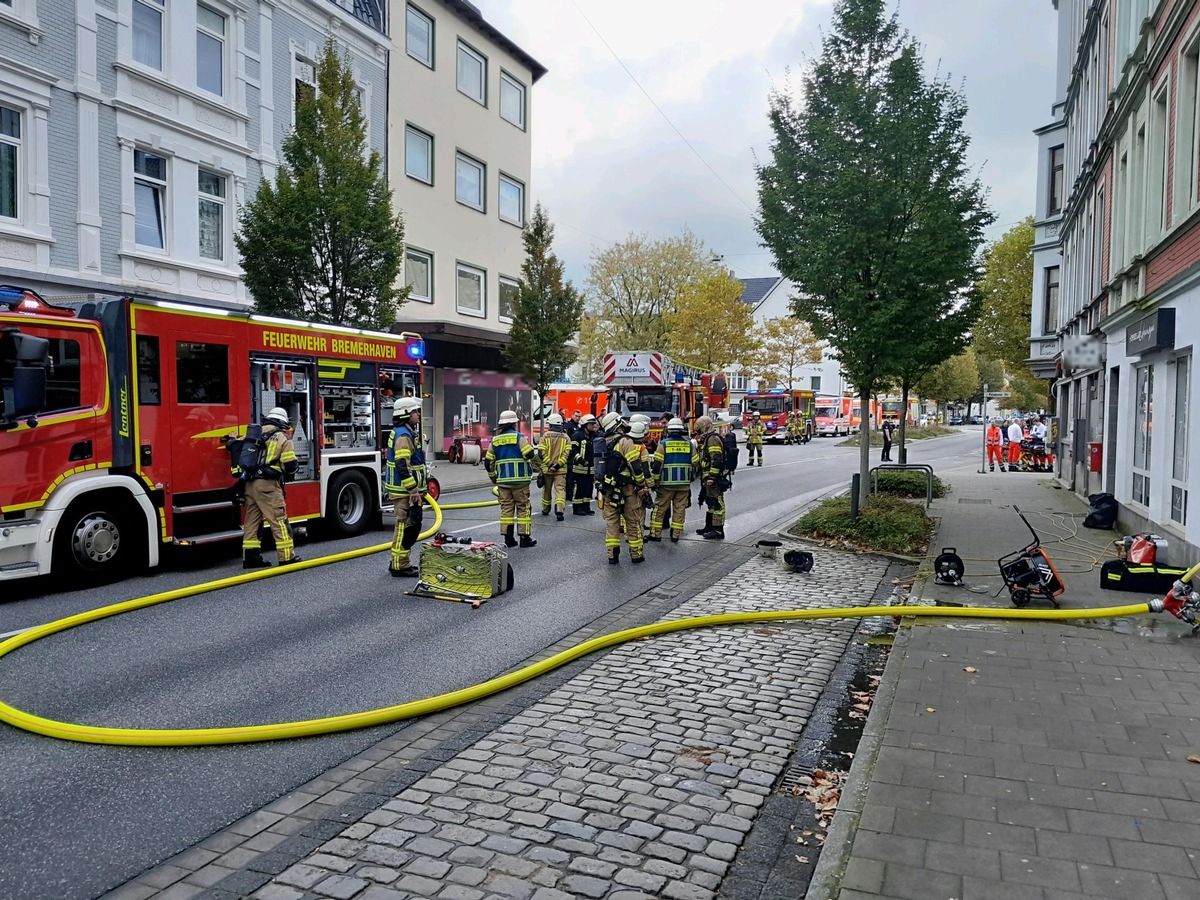 FW Bremerhaven: Feuerwehr Bremerhaven bekämpft Wohnungsbrand im Stadtteil Lehe