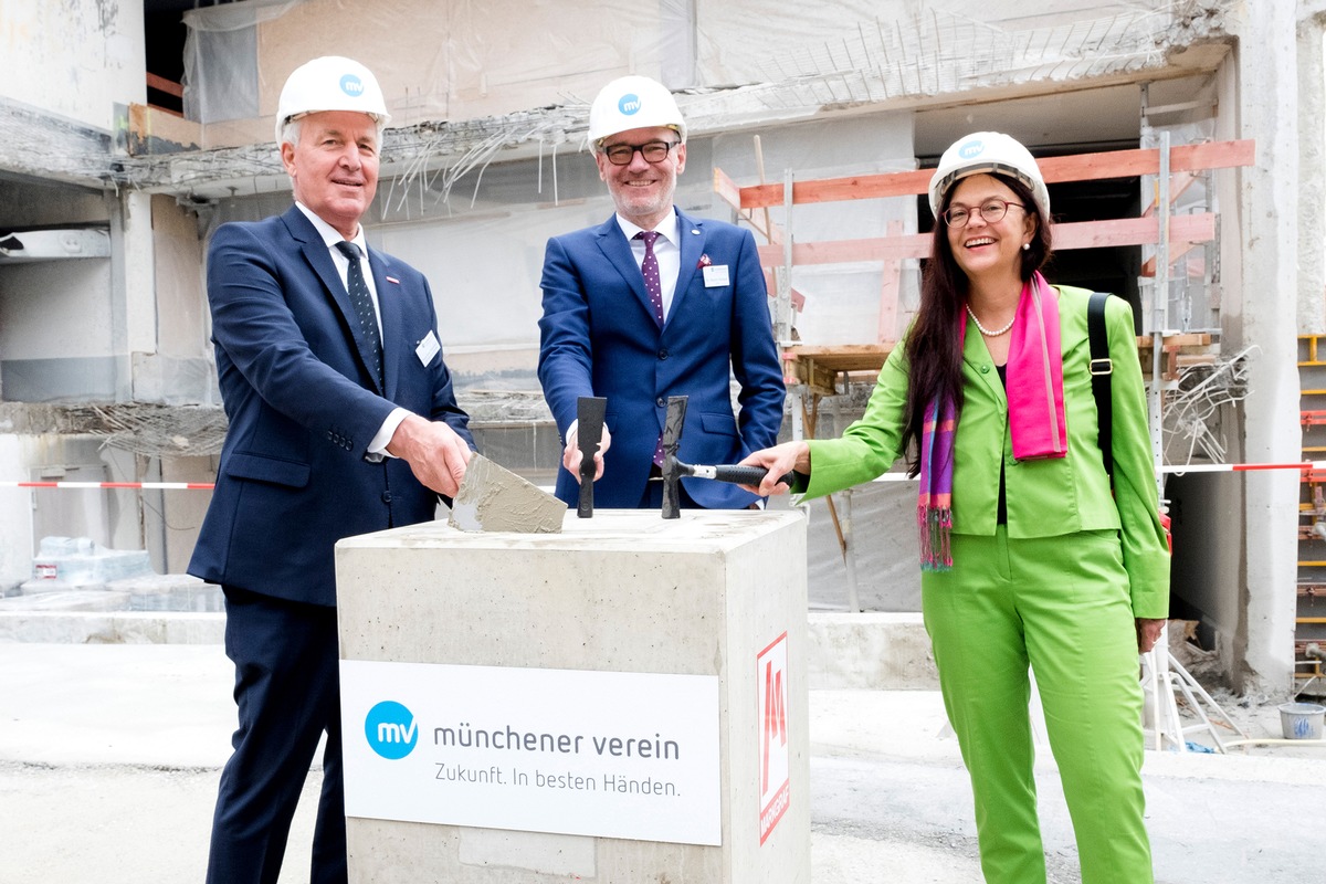 Münchener Verein legt Grundstein für neues Bürogebäude das max
