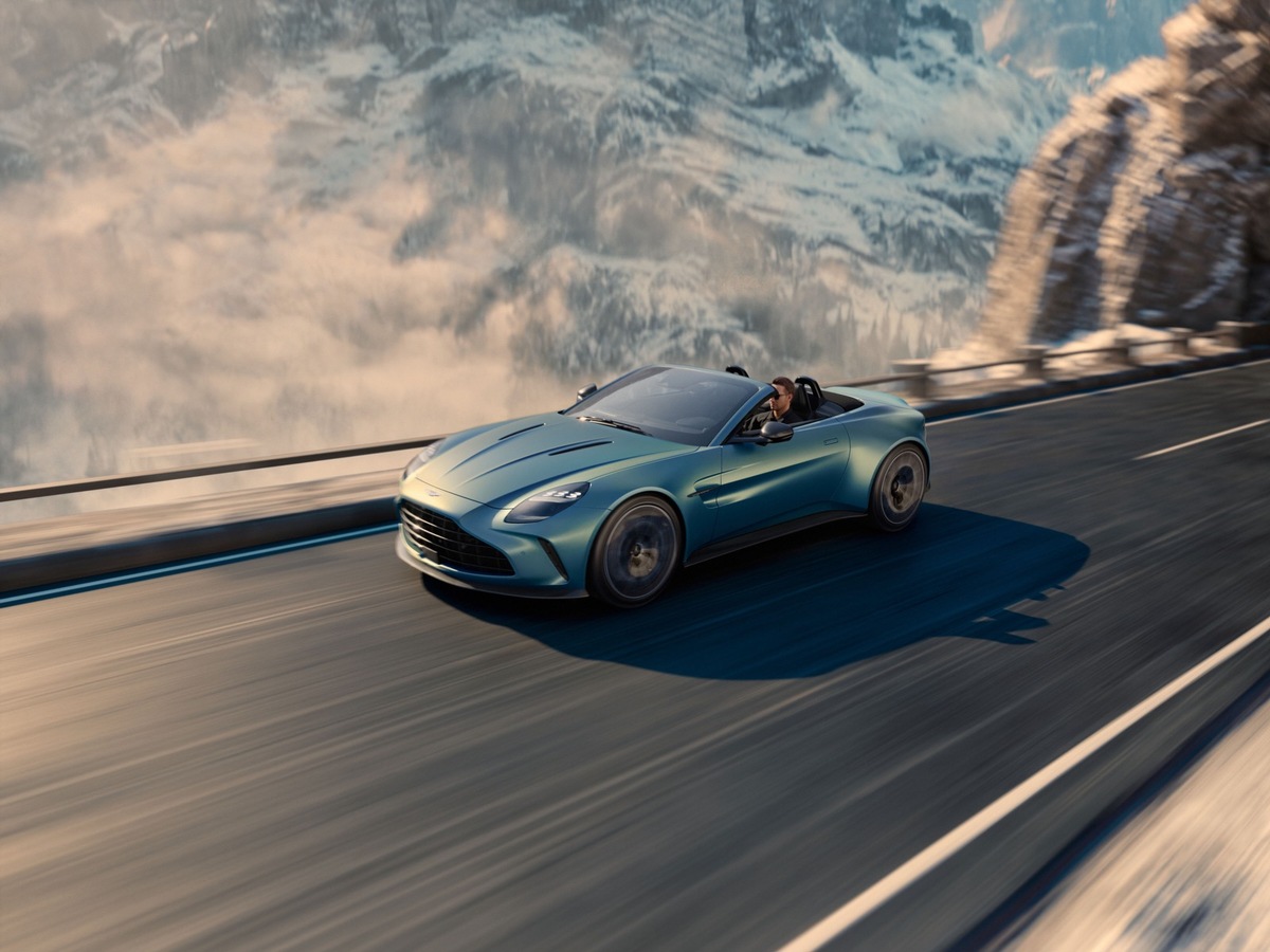 NEW VANTAGE ROADSTER: ENGINEERED FOR REAL DRIVERS, DESIGNED FOR OPEN AIR THRILLS