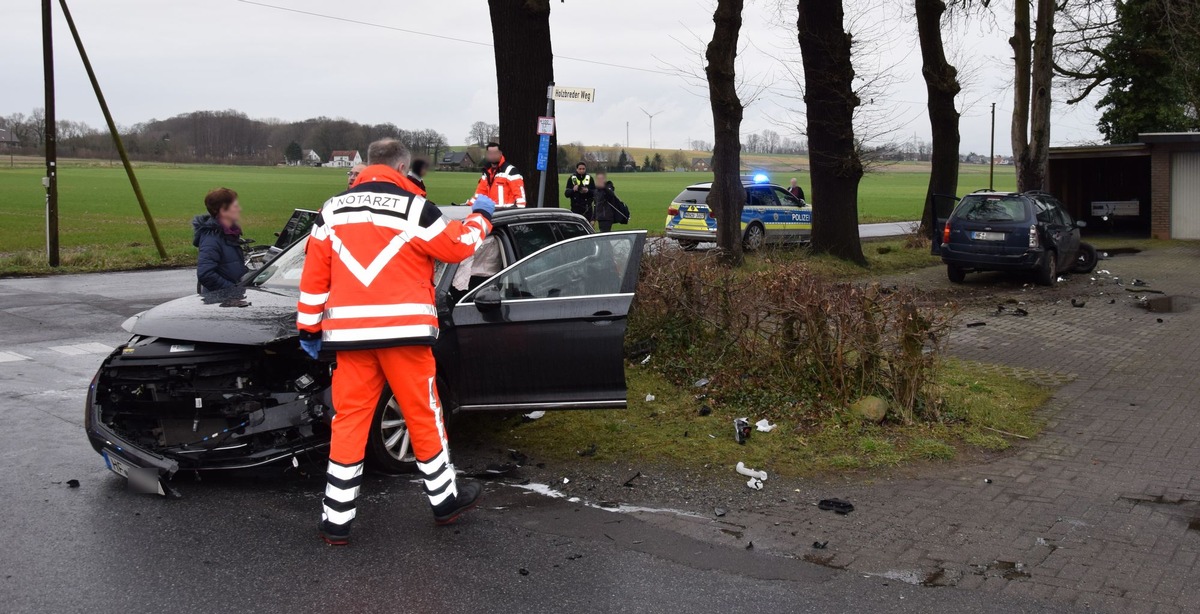 POL-HF: Verkehrsunfall mit Personenschaden - Zwei Verletzte nach Vorfahrtsunfall auf Frieweg