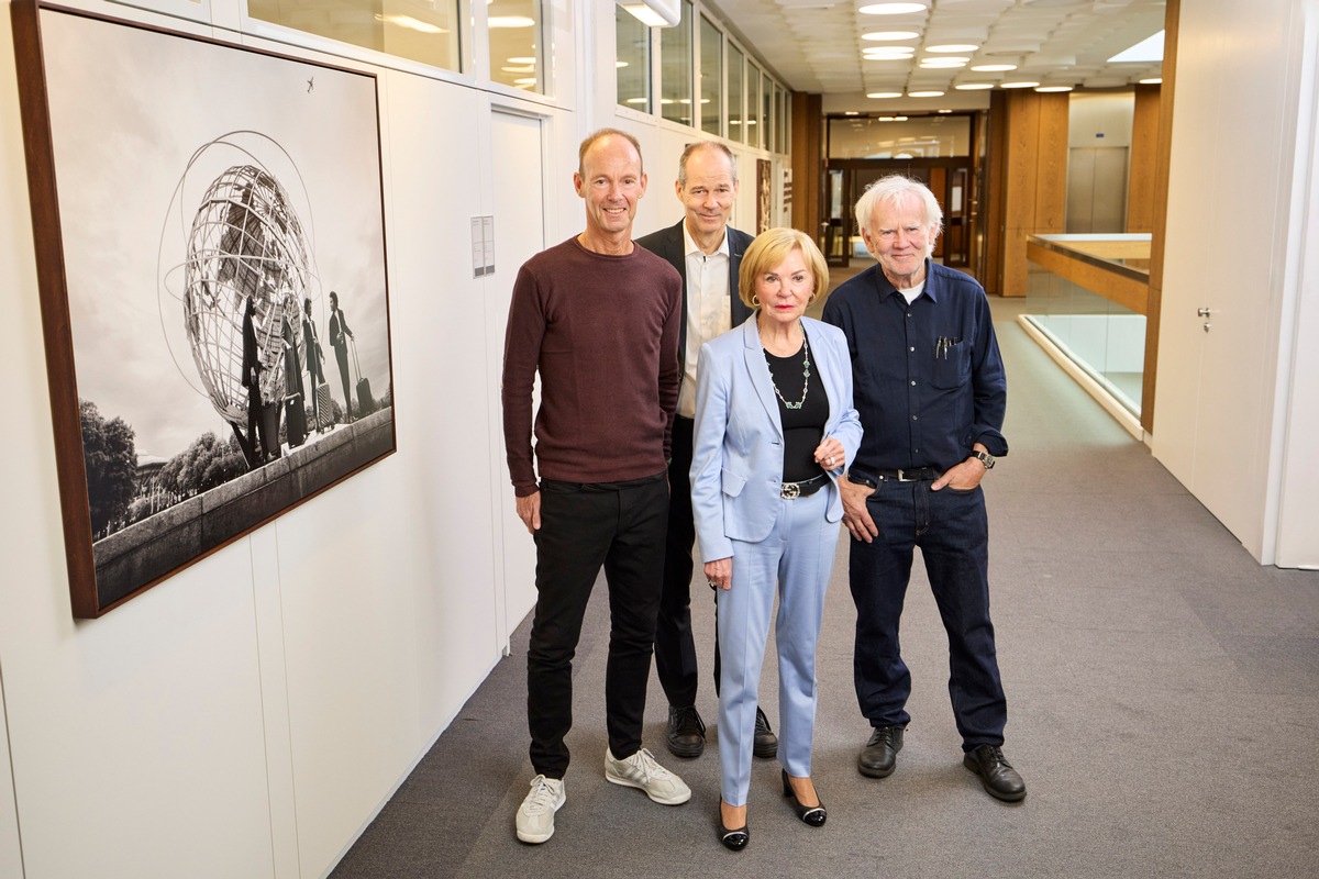 Bertelsmann präsentiert Kunstprojekt mit weltbekanntem Fotografen Jim Rakete