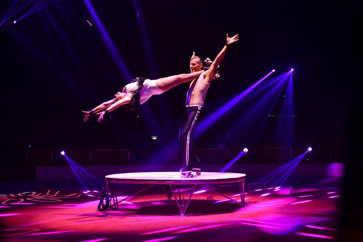 Faszinierende Fusion aus Theater, Zirkus und Varieté bei der GYMMOTION in der Erfurter Messehalle