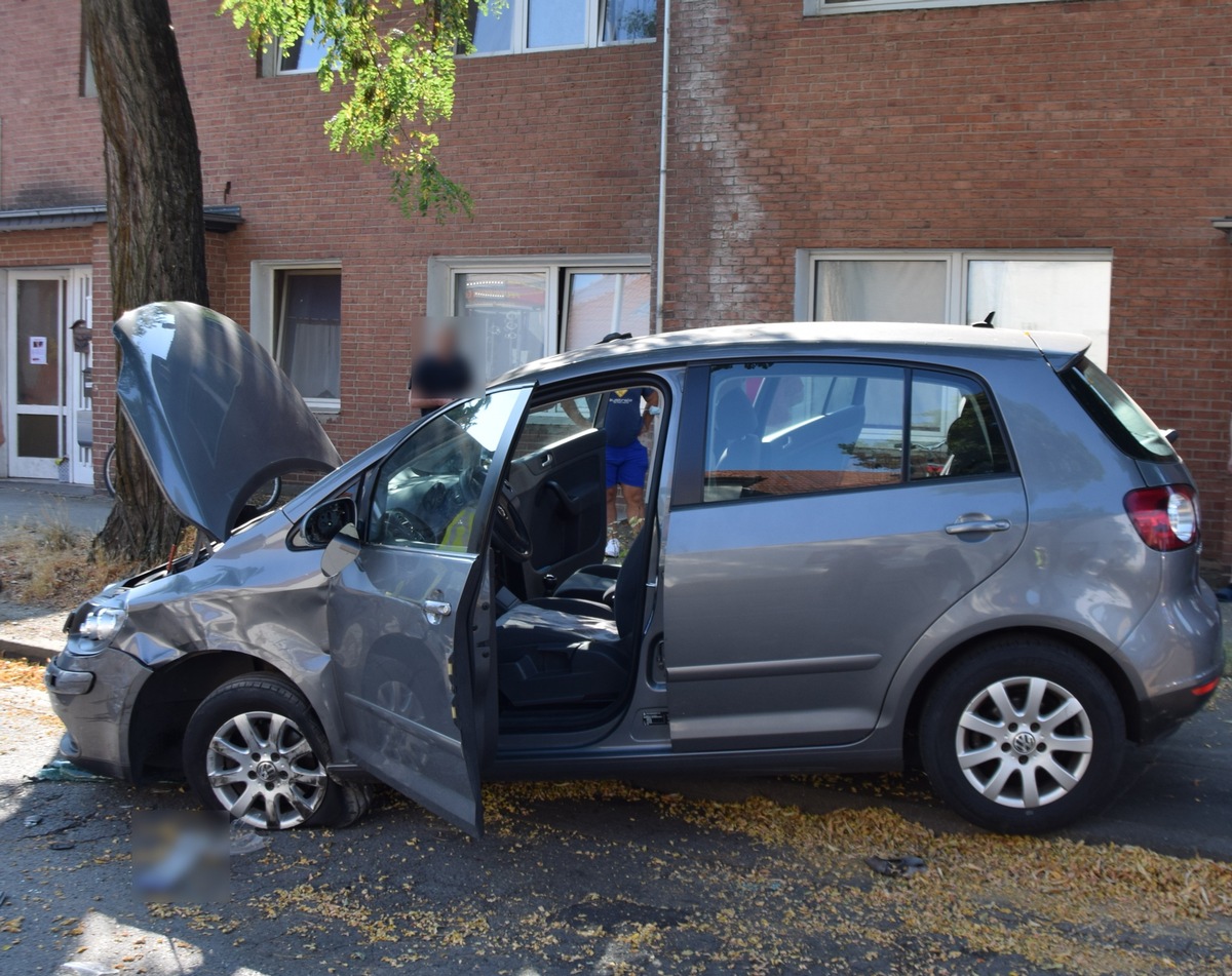 POL-HF: Verkehrsunfall mit Personenschaden - Ausweichmanöver über den Gehweg