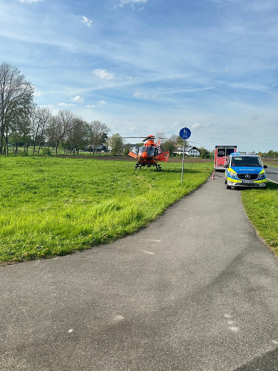 FW Xanten: Motorradbrand nach Verkehrsunfall in Xanten