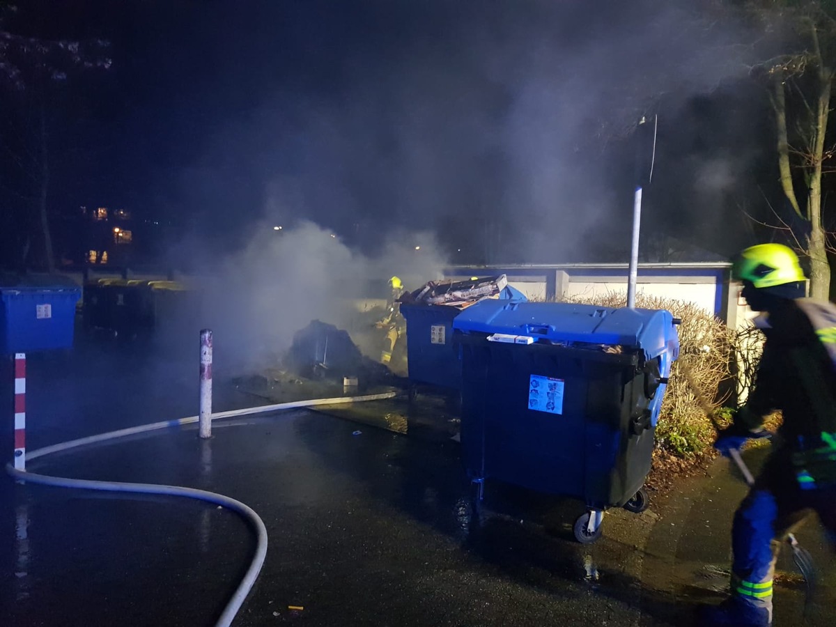 FW Ratingen: Bilanz der Silvesternacht aus Sicht der Feuerwehr Ratingen