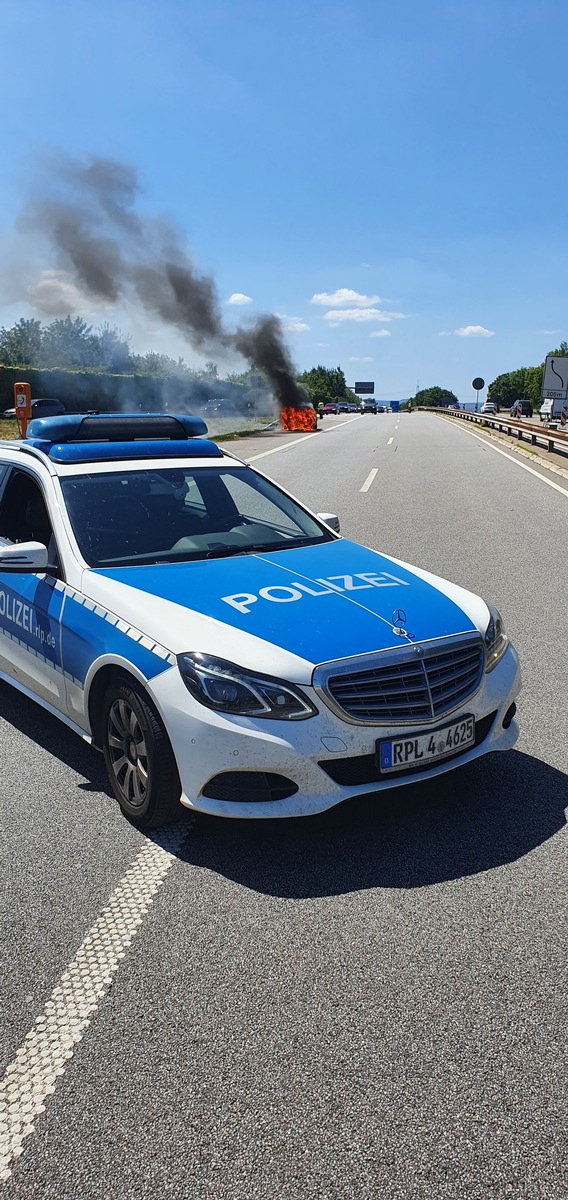 POL-PDNW: PKW Brand auf der A650