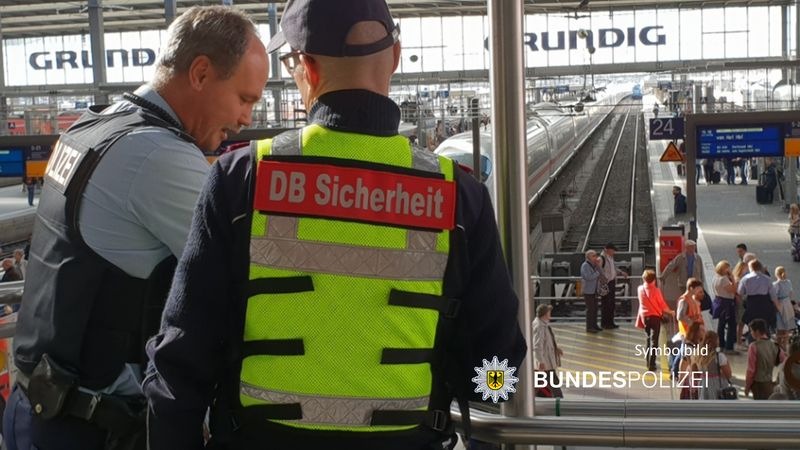 Bundespolizeidirektion München: DB-Security ins Gesicht gespuckt: Bundespolizei leitet Ermittlungen ein