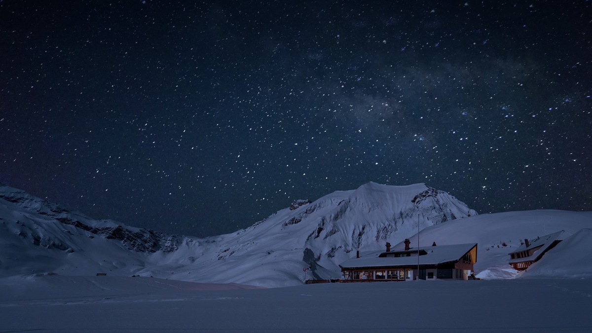 Stille Nacht auf der Engstligenalp: stilles Spektakel im Dunkeln mit Nina Burri &amp; Co.