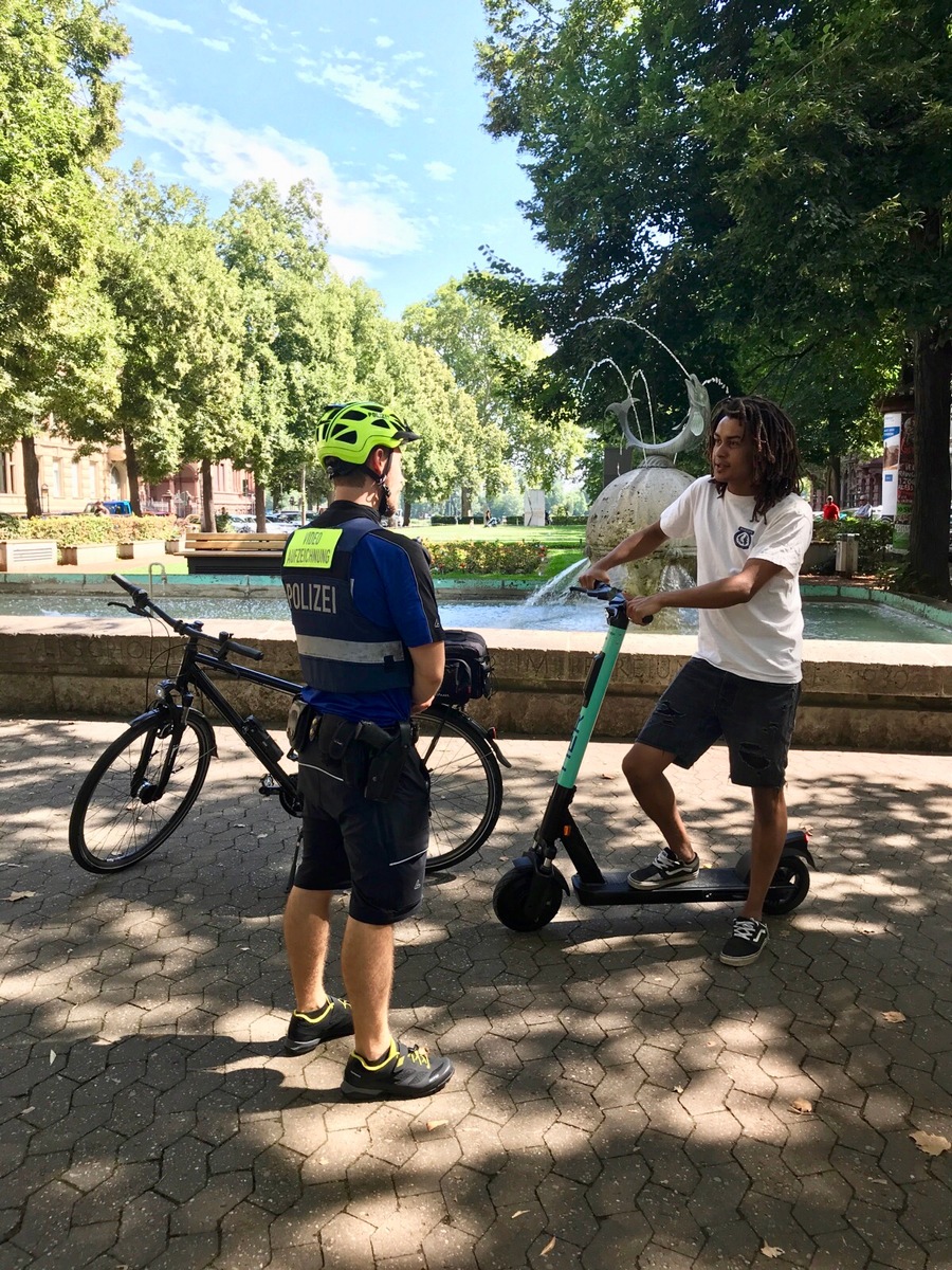 POL-PPMZ: Verkehrskontrolle in Mainzer Innenstadt mit Schwerpunkt E-Scooter