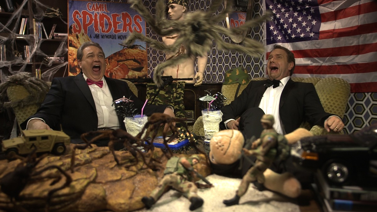 &quot;Grenzdebiler, grottendröger Gigadreck!&quot; Oliver Kalkofe und Peter Rütten präsentieren den &quot;SchleFaZ: Camel Spiders - Angriff der Monsterspinnen&quot; am 1. August 2014 um 22:10 Uhr auf TELE 5 (FOTO)