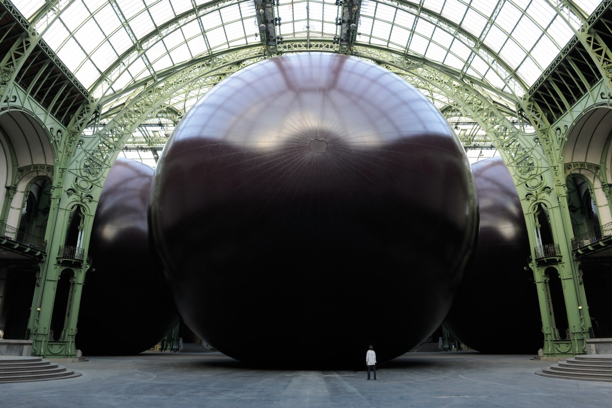 Leviathan von Anish Kapoor für die Monumenta 2011 / Eine Monumentalskulptur aus Textilgewebe