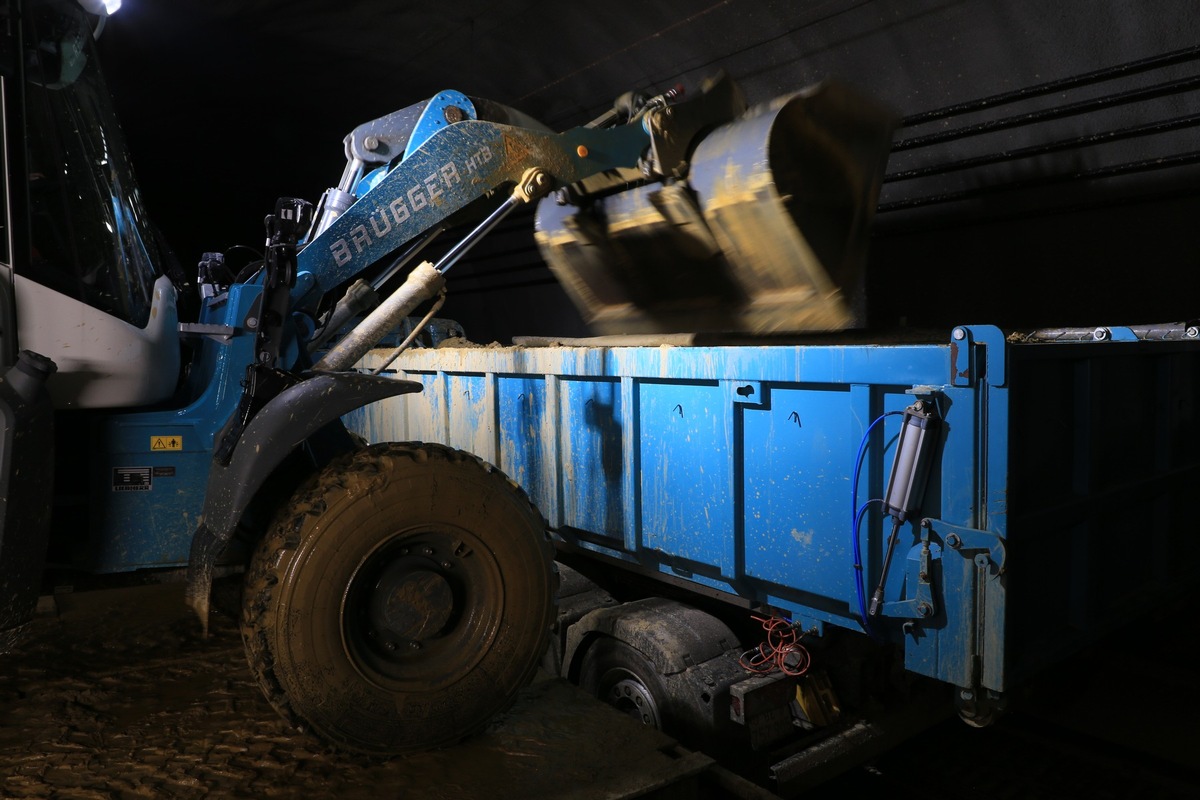 Der Lötschberg-Basistunnel ist wieder einspurig befahrbar