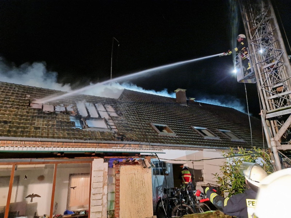 Feuerwehr Kalkar: Wohnungsbrand mit zwei verstorbenen Personen