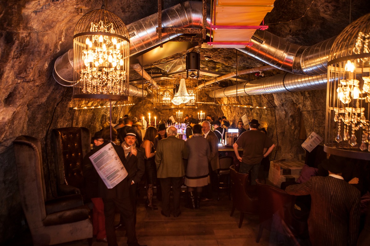 Speakeasy-Bar &quot;Stollen 1930&quot; in Kufstein setzt neue Maßstäbe - BILD