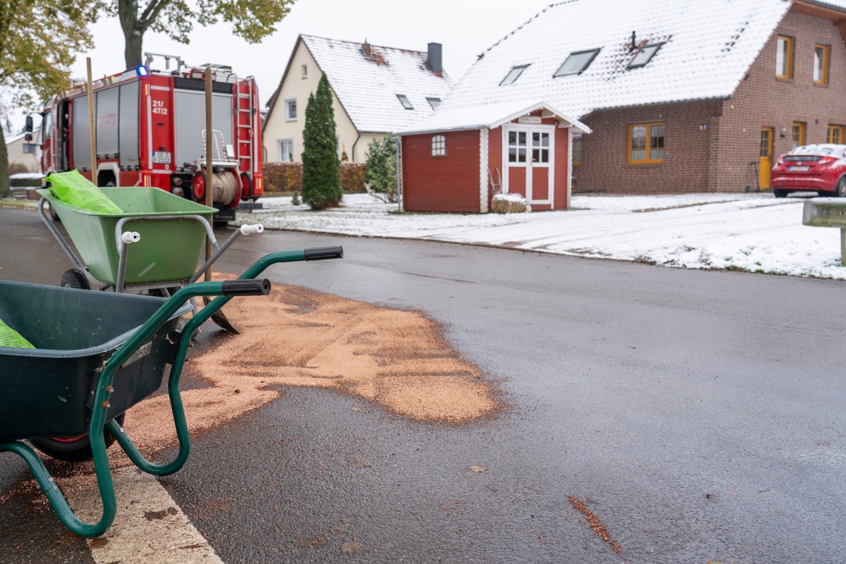 FW Flotwedel: Kraftstoffspur sorgt für Einsatz der Feuerwehr in Wiedenrode