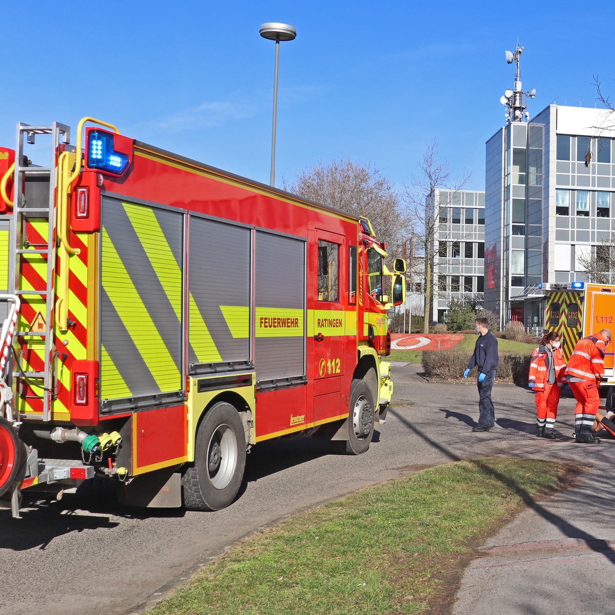 POL-ME: Alleinunfall mit dem Rennrad und schwerem Personenschaden - Ratingen - 2102118