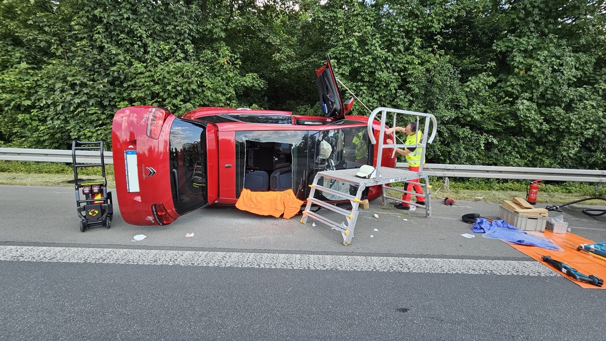 FW-WRN: Verkehrsunfall auf der Bundesautobahn 1 Fahrtrichtung Bremen