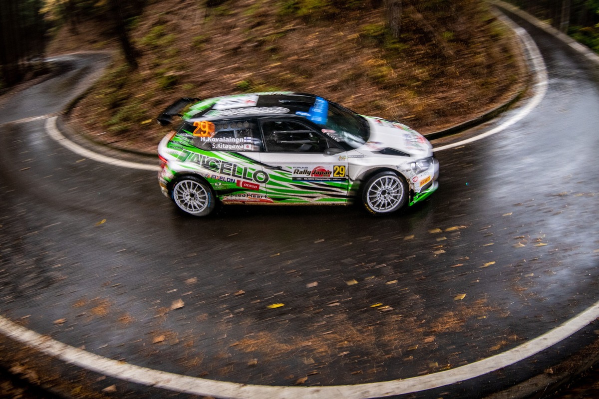 FIA WRC Rallye Japan: Ex-Formel-1-Fahrer Kovalainen zeigt sein Können am Steuer eines Skoda Fabia Rally2