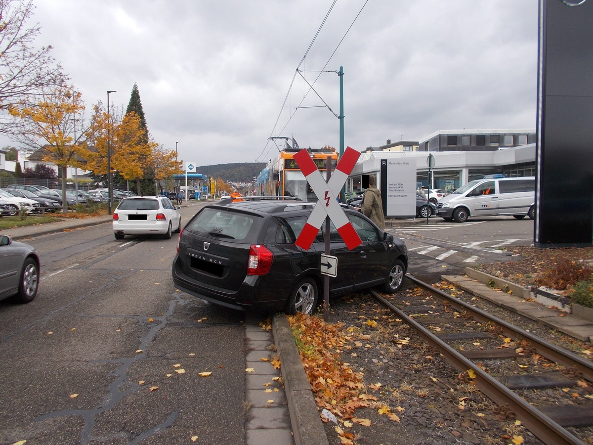 POL-PDNW: Verkehrsunfall mit Straßenbahn