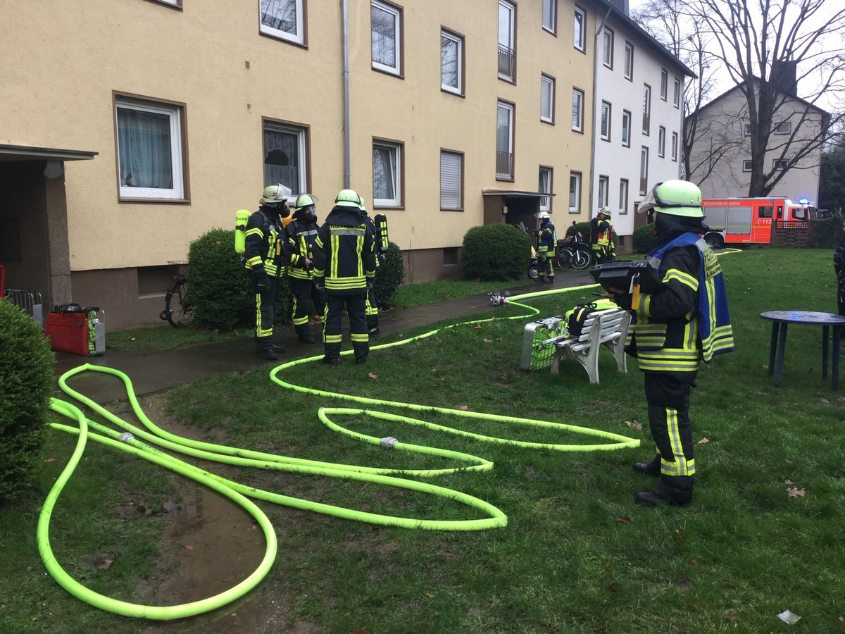 FW-BN: Kellerbrand in Bonn Graurheindorf