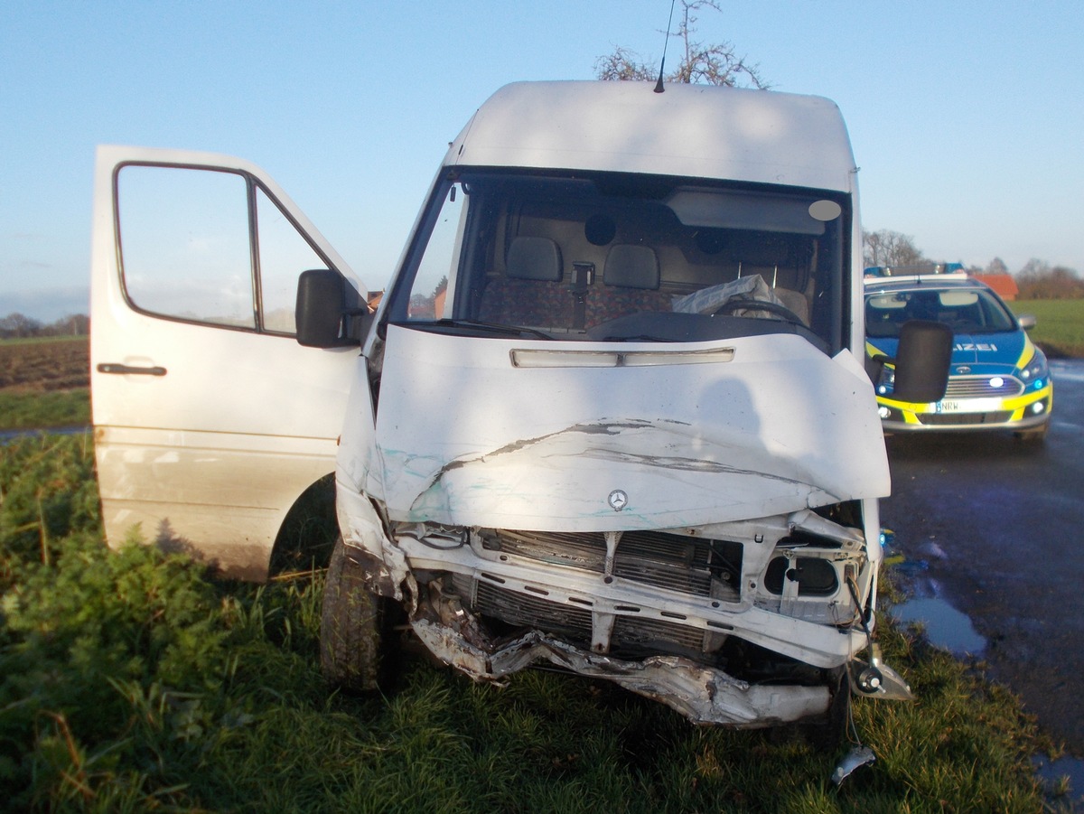 POL-MI: Kollision von zwei Transportern