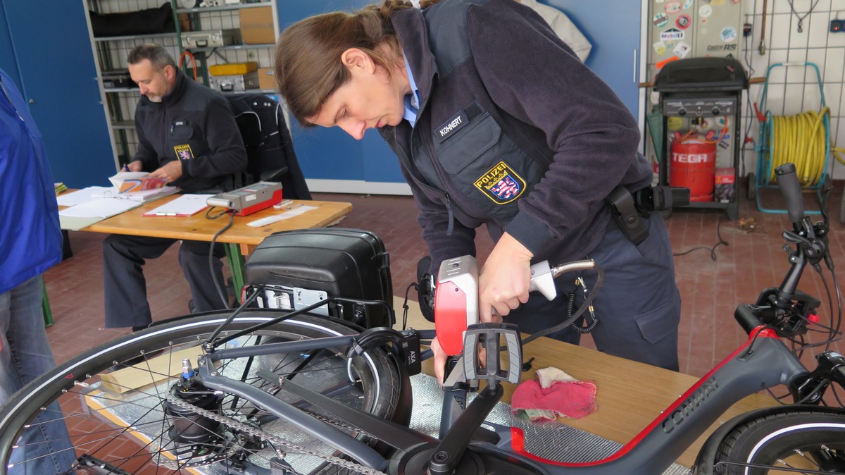 POL-WE: Bei Wind und Wetter - Erfolgreiche Codieraktion