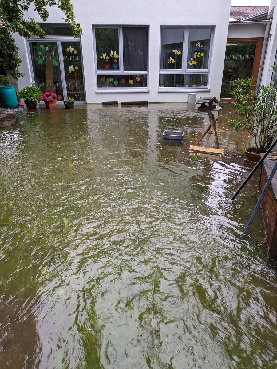 FW Konstanz: Starkregen fordert die Feuerwehr