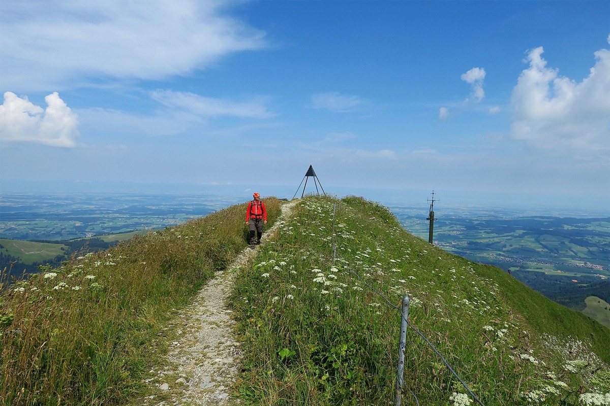 Mit zwei neuen Wanderbüchern die Schweiz entdecken