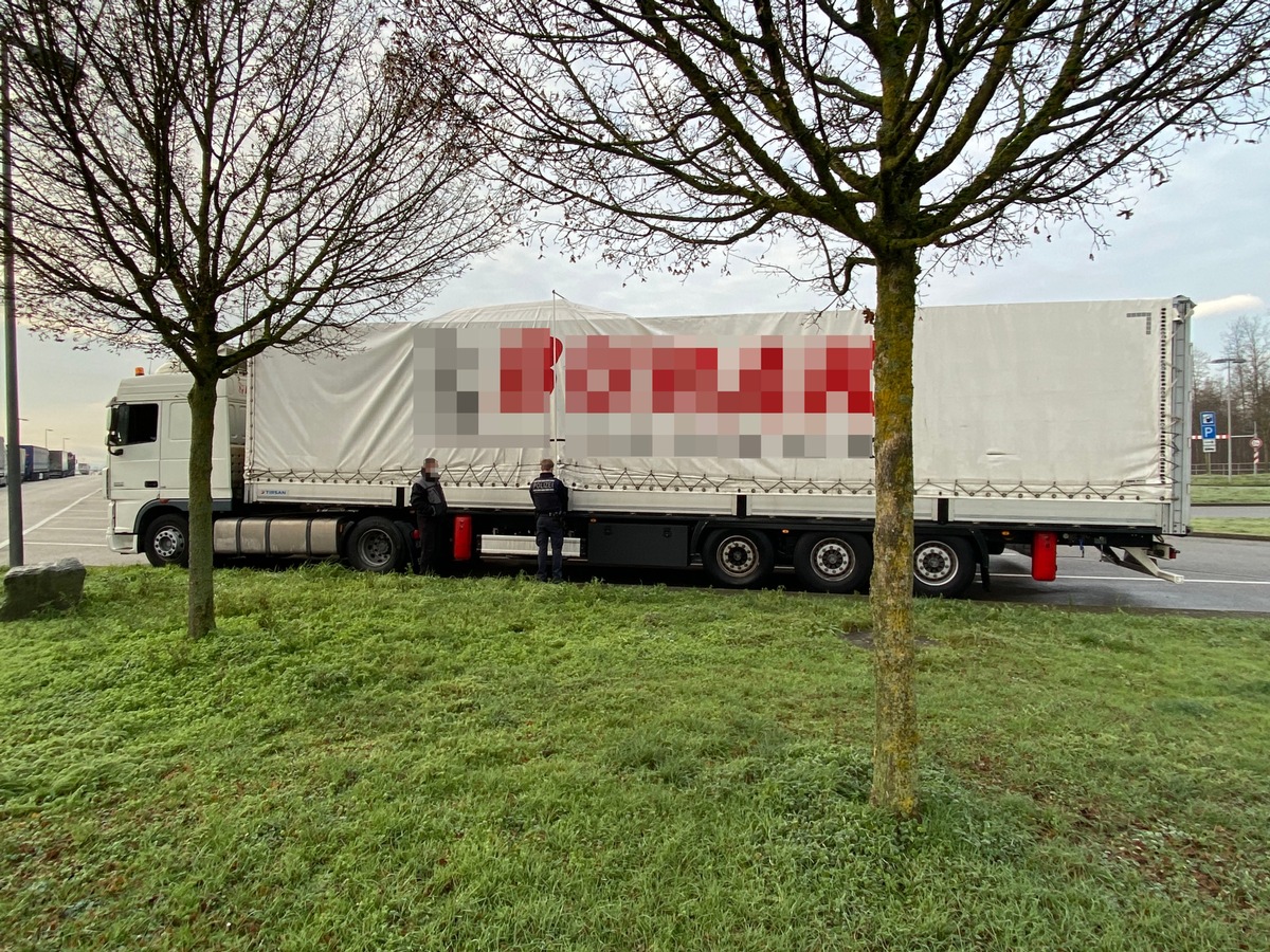 POL-OG: Mahlberg, A5 - LKW Huckepack