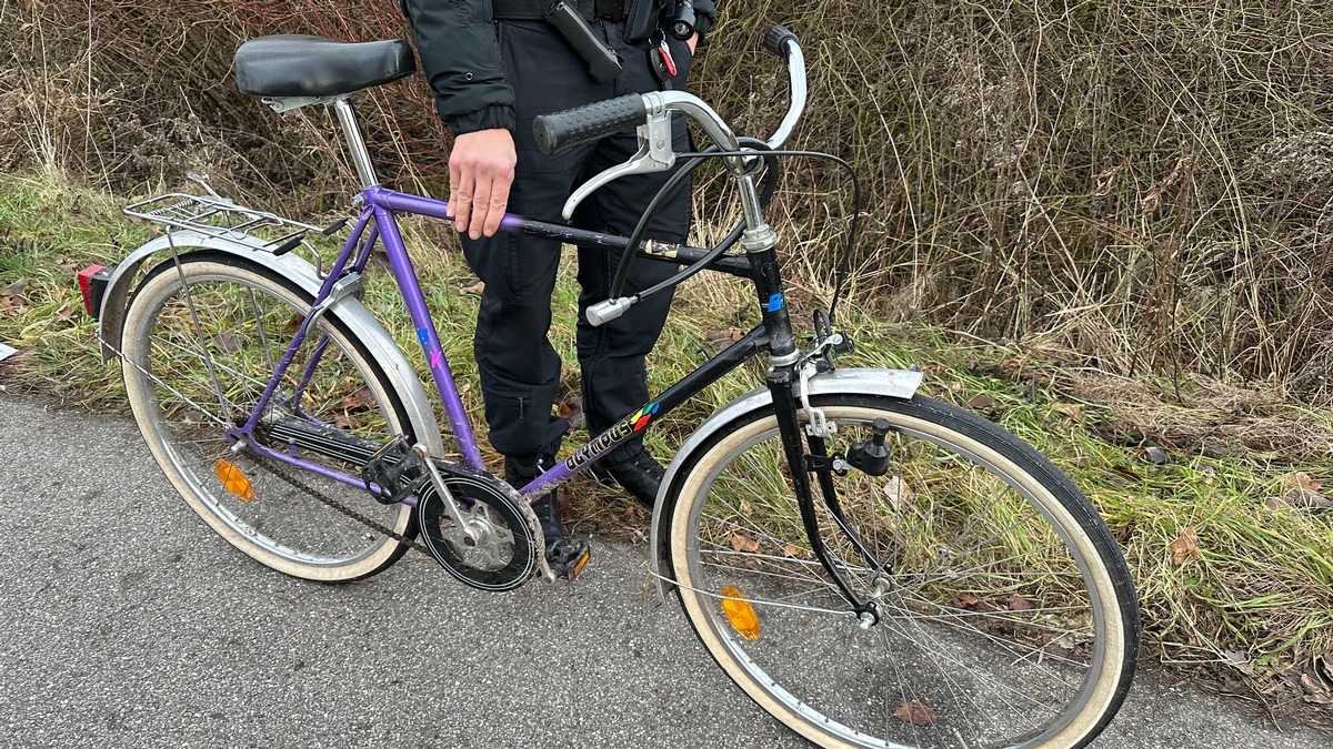 POL-HRO: Zeugenaufruf nach Verkehrsunfall eines Radfahrers - Radfahrer schwer verletzt