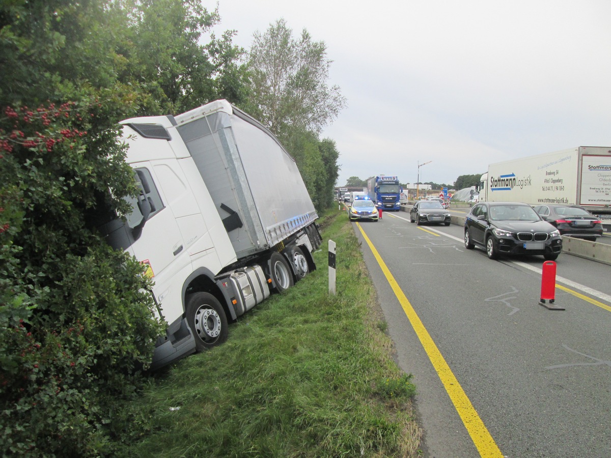 POL-DEL: Autobahnpolizei Ahlhorn: Hoher Sachschaden bei Verkehrsunfall auf der Autobahn 1 im Bereich der Gemeinde Holdorf +++ Sperrung der Autobahn 1