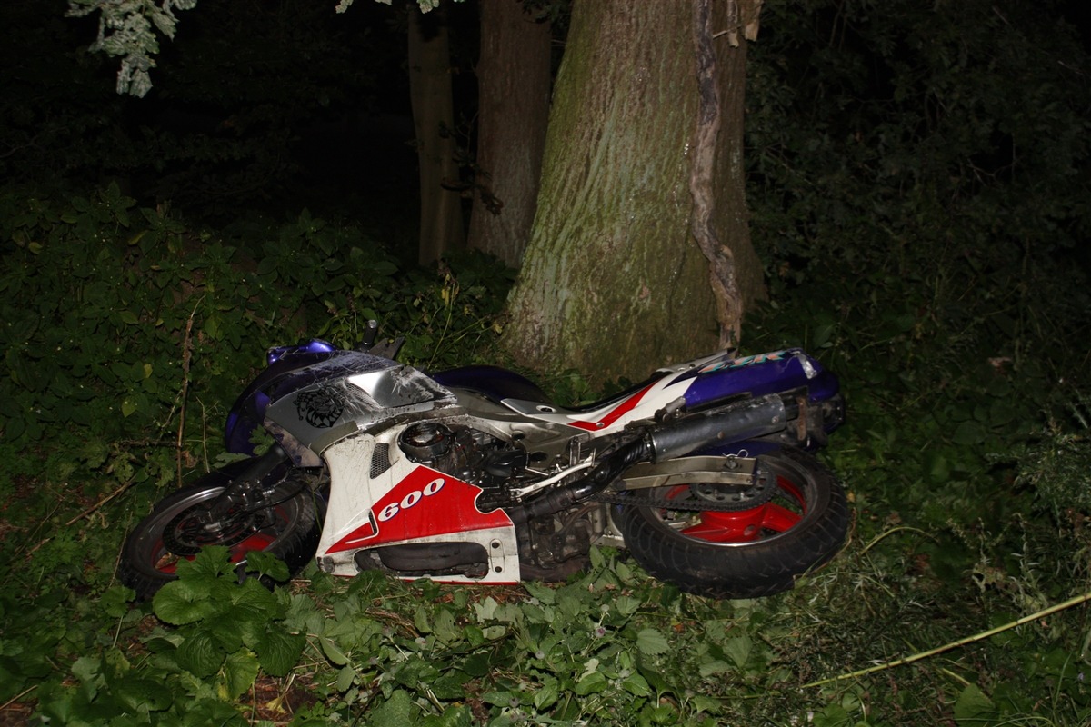 POL-COE: Dülmen, Merfeld, L600/Herrenloses Motorrad nach Unfall. Hubschrauber im Einsatz